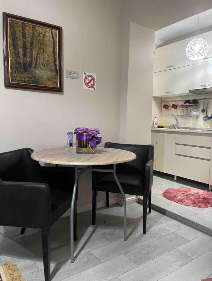 Warm Apartment In The Center Of Tirana City Exterior foto